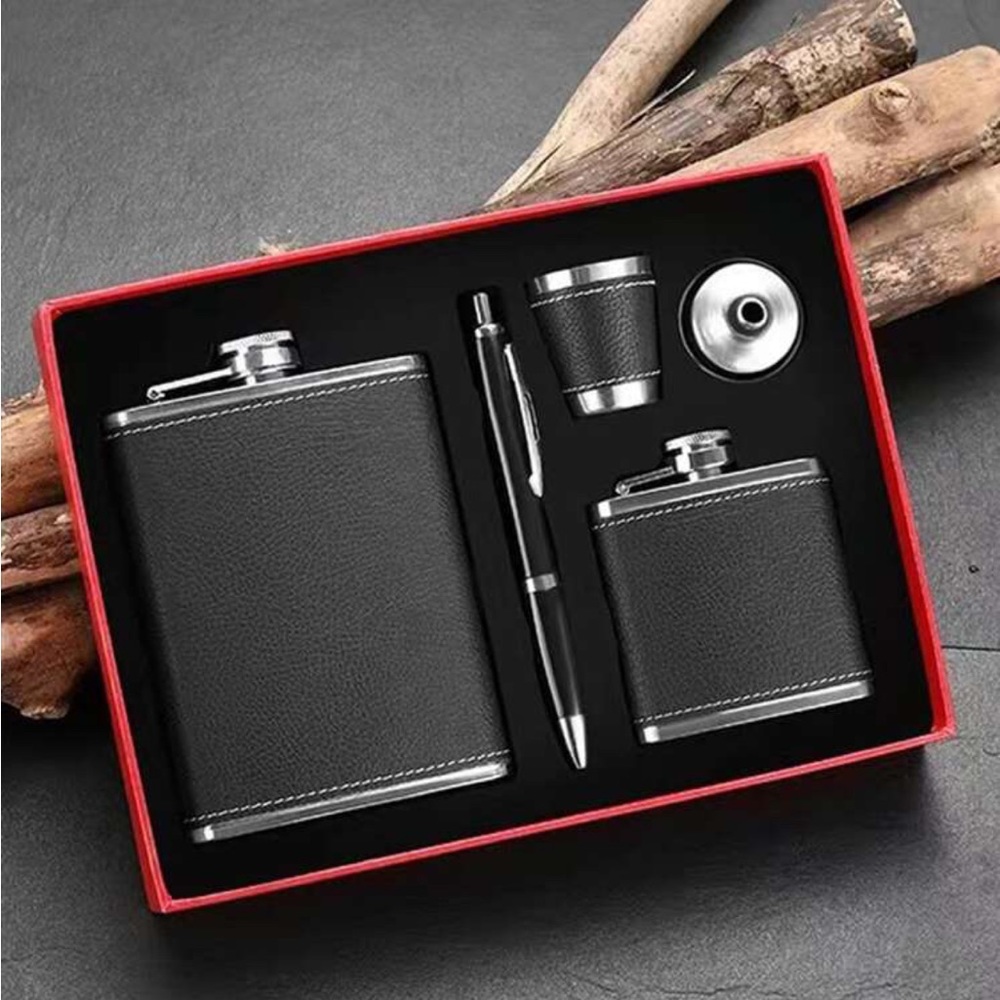 🎁🖤🥃- Men’s flask set 🥃 🎁 gift with purchase 🎁